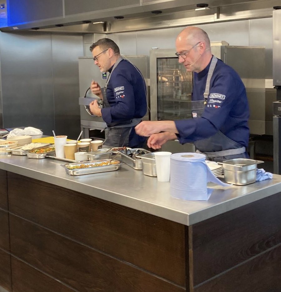 Talking all things efficiency High Speed Steamer and Precijet* combination oven #Nisbetslive23 #Bonnet #Hobart <a href="/Hobart_UK/">Hobart UK</a> <a href="/HCS_harlow/">Mike Harlow</a> #Hobartinnovation