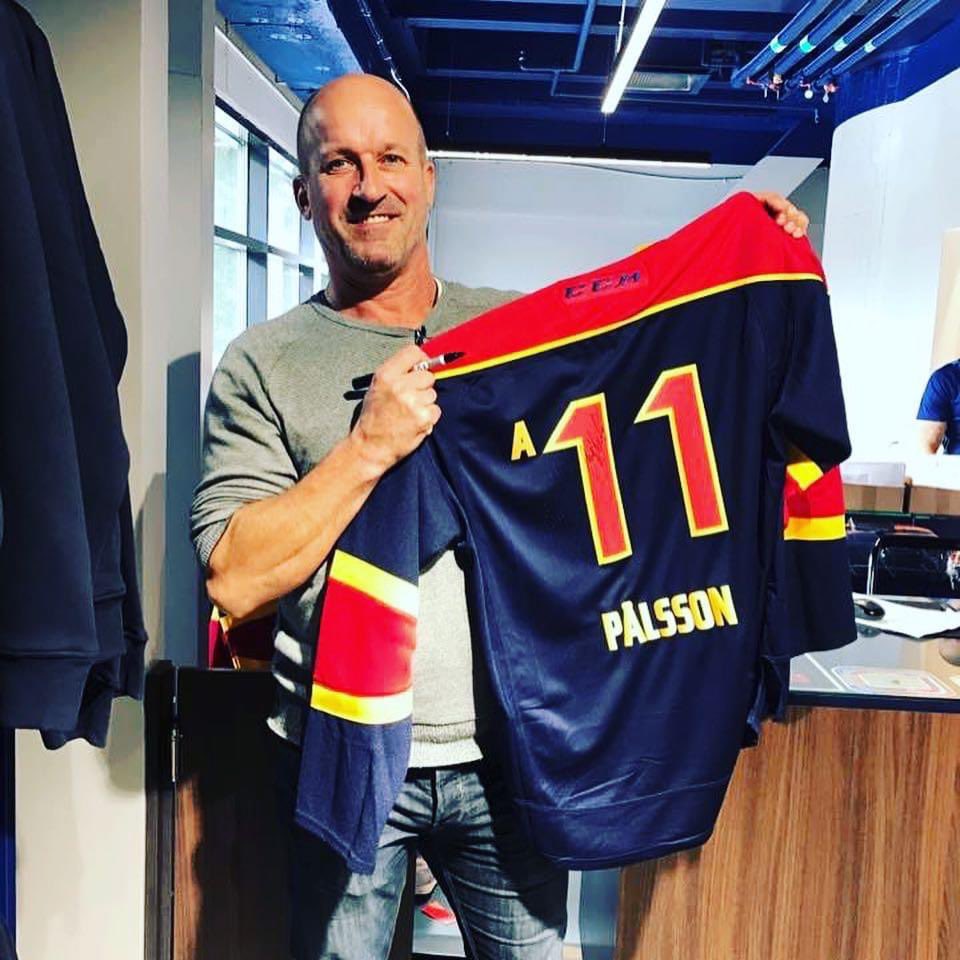 Janne_Palsson's tweet photo. Imorgon får det bli en annan matchtröja.. 👊 🏒#tagga #a11 #DIFhockey https://t.co/lQ4Q1KHCuj