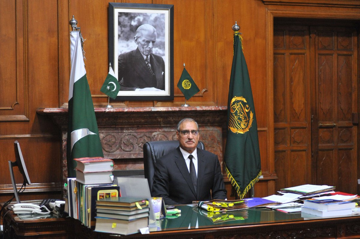 SamzaDr's tweet photo. Honored to have a meeting with His Lordship Chief Justice of LHR High Court, Justice Ameer Bhatti Sb. Had a detailed discussion on different ideas for upgradation of Gillani Law College for the betterment of students. Presented my book to His Lordship.
#HEC
#PHEC
#SECP
#PICG https://t.co/lrKKfhuAnK