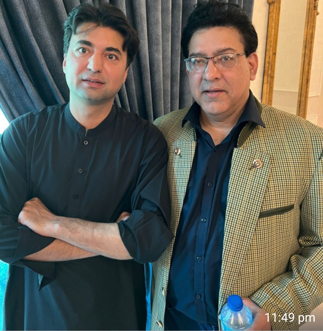 ImJunaidSaleem's tweet photo. اگر روزانہ ہاتھ جوڑ کر بھی اپیل کرنا پڑی تو کرتا رہوں گا کہ اس چیتے کے جگر والے ، کے پی کے ہر بوڑھے جوان کے دل میں دھڑکنے والے ، اپنے سینے میں قیامت خیز رازوں کو چھپائے ہوئے ،  اس ہیرے کی  سلامتی کی دعاؤں کو اپنی نمازوں کا حصہ بنائے رکھیئے اور اسخود بھی اس کی حفاظت کیجئے ۔ https://t.co/NUKK2q4t74