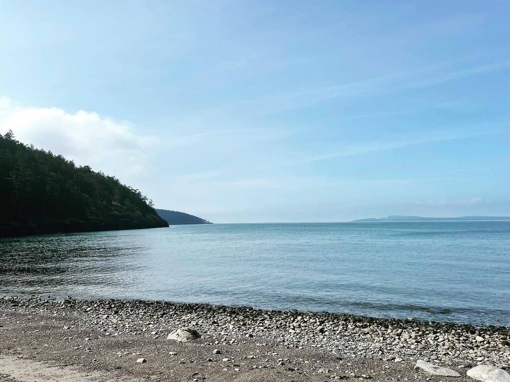 kitskorner_com's tweet photo. Good morning world! #anacortes #fidalgoisland https://t.co/beL5QaZhNb https://t.co/7wNj4BYVNf