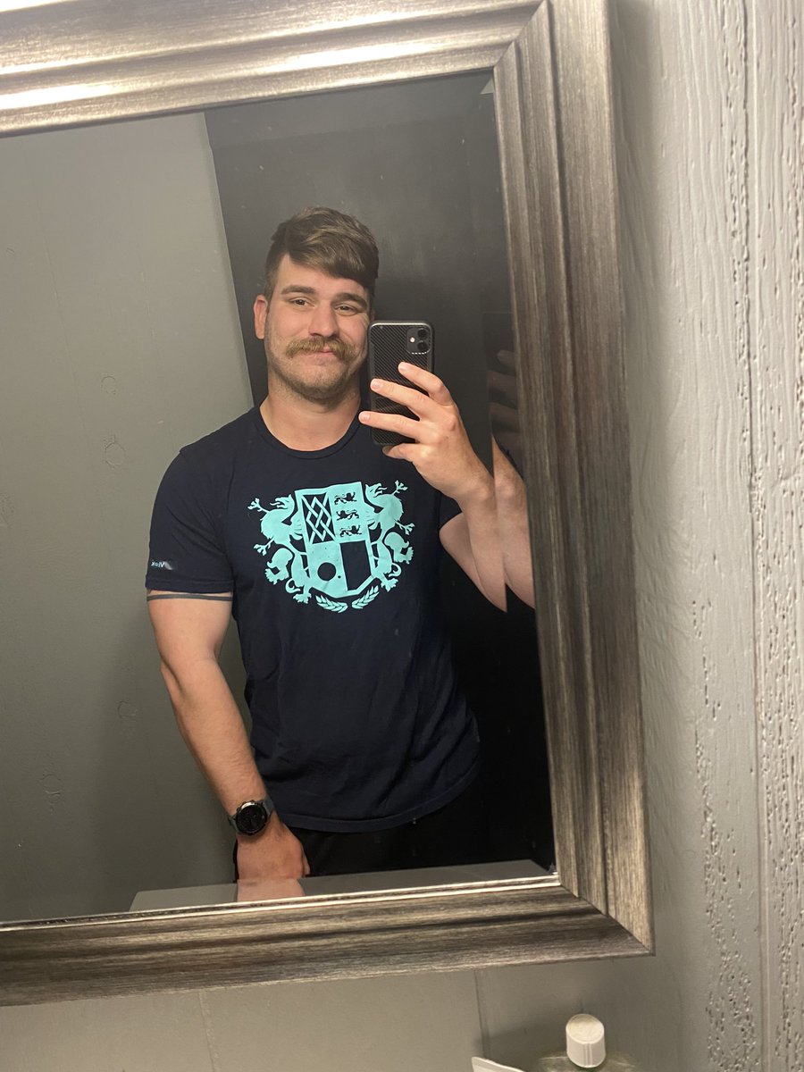 VizserkLive's tweet photo. Tight fit but still wearable! https://t.co/XfUYq2Opwf
