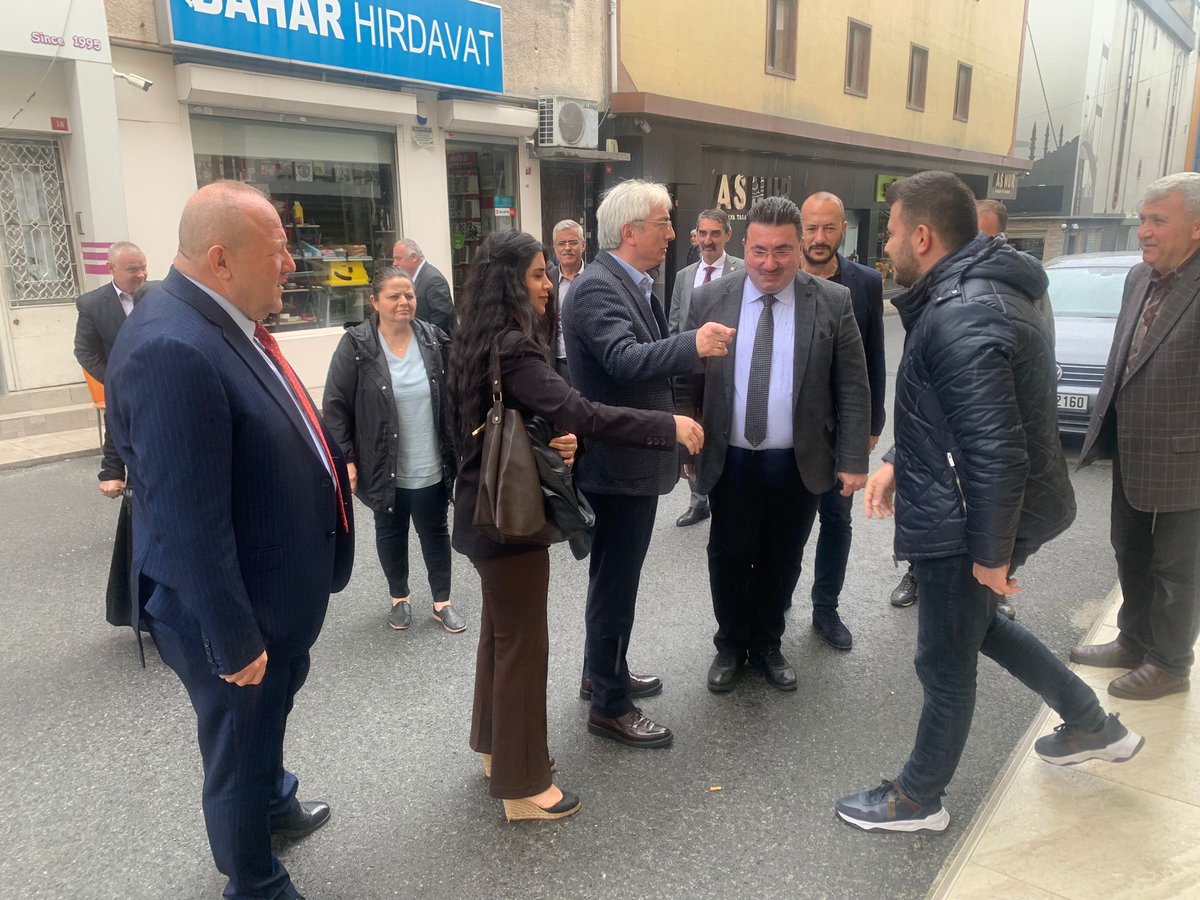 MHPEYUPSULTAN's tweet photo. MHP İstanbul 2. Bölge Milletvekili adayımız Birol Gür ve Nevra İmamoğlu ile İstanbul Mobilyacılar Çarşısını ziyaret ettik.

@_MHPistanbul_

#istanbul #mhp #eyüpsultan #eyüp #mhpEyüpsultan #milliyetçihareketpartisi #modesa #Secim2023 https://t.co/YI1yzPfDGg