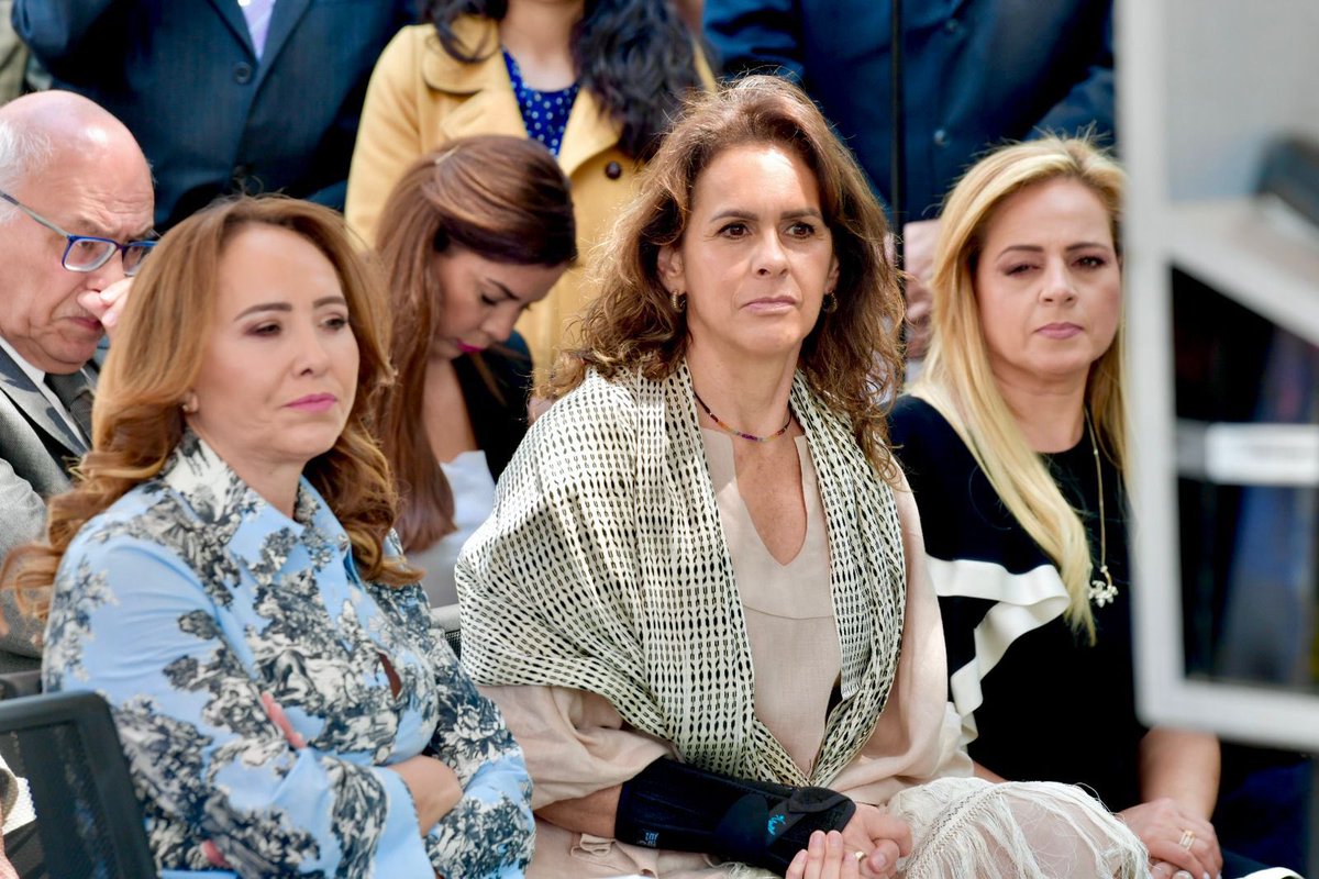 sofiacarvajali's tweet image. Presente en la Guardia de Honor por el 4° Aniv. Luctuoso de María de los Ángeles Moreno, primera #mujer #priista en presidir el @PRI_Nacional y precursora de la #COPPPAL Mujeres. Su legado sigue vigente en nuestro partido junto con su vocación de servicio y amor por #México.