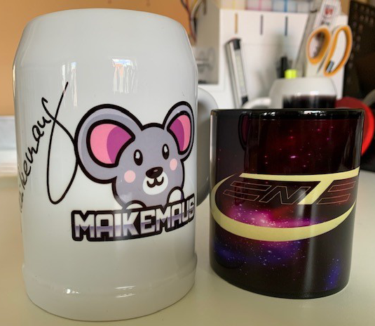 DeichpunkDesign's tweet photo. Schön was die liebe @maikemaus_sc sich da ausgesucht hat <3 Das Päkle macht sich bald auf die Reise zu Ihr! Schaut doch mal in Twitch bei Ihr vorbei! #streamer #twitchstreamer #twitch #merch #merchandise #clanmerch #printondemand #deichpunkdesignshop #art #love #bierliebe https://t.co/w1psUaM0Dw