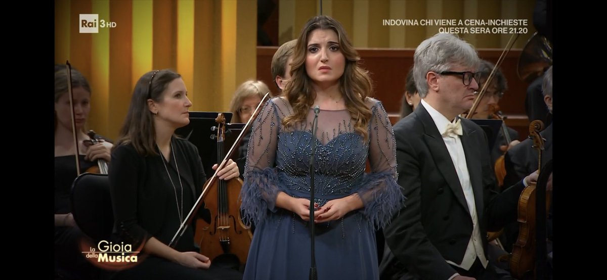 valeriamancuso1's tweet photo. Un’altra perla della#lagioiadellamusica
#FrancescaManzo. Soprano canta #Puccini#Turandot diretta dal ns Magnifico M° #AurelioCanonici 
Grazie#Augias 👏👏👏👏👏👏👏👏👏👏👏👏

@AurelioCanonici https://t.co/Htd4tf32Jo