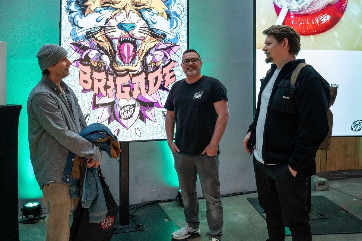 Hint of Mint (@hintofminthq) on Twitter photo We just presented our new Skateboarding brand with <a href="/grossehalbuer/">Stefan Große Halbuer</a> soon in a skateshop near you ! We just presented our new Skateboarding brand with <a href="/grossehalbuer/">Stefan Große Halbuer</a> soon in a skateshop near you !