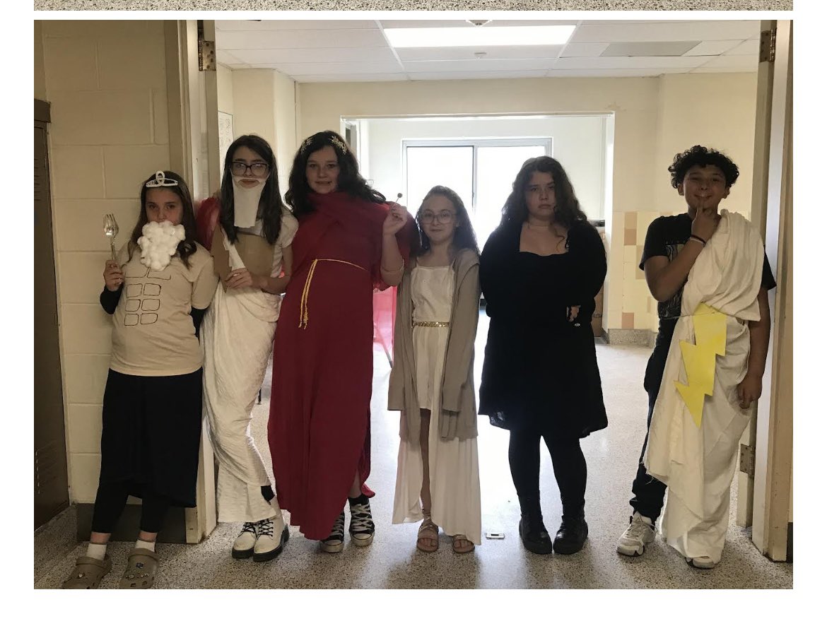 auburn_casey's tweet photo. 🐾🐾🐾Our BuLLdOgS in 6th grade did amazing work on their Greek projects! 🐾🐾🐾 https://t.co/eV6v08yjDm