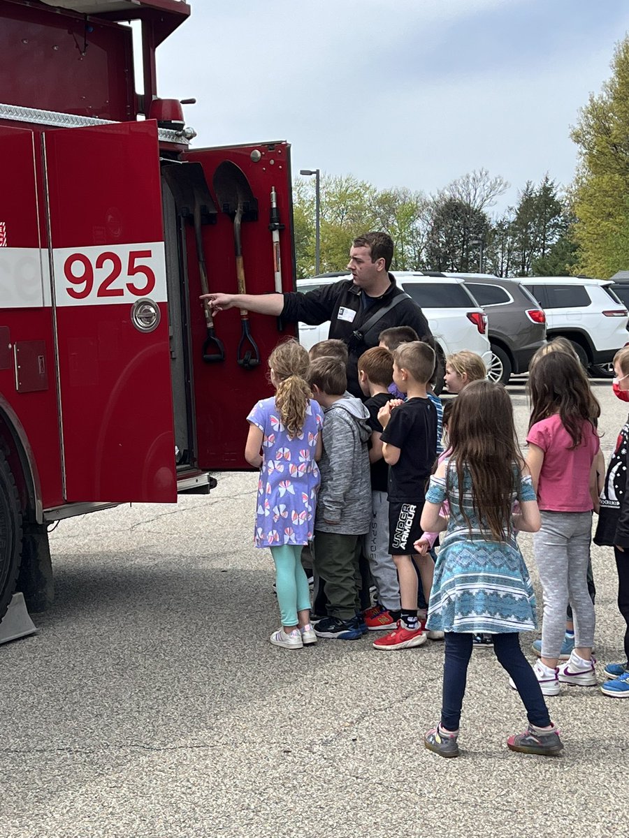 Miss Beitler’s first graders <a href="/MRElem/">Margaret Ross Elementary</a>  came in 2nd in the ‘Race for Reading’ and got a visit from Firefighter Kevin. Thanks, Hopewell Fire Dept and MR PTA. <a href="/HopewellAreaSD/">Hopewell Area School District</a> #VikingPride