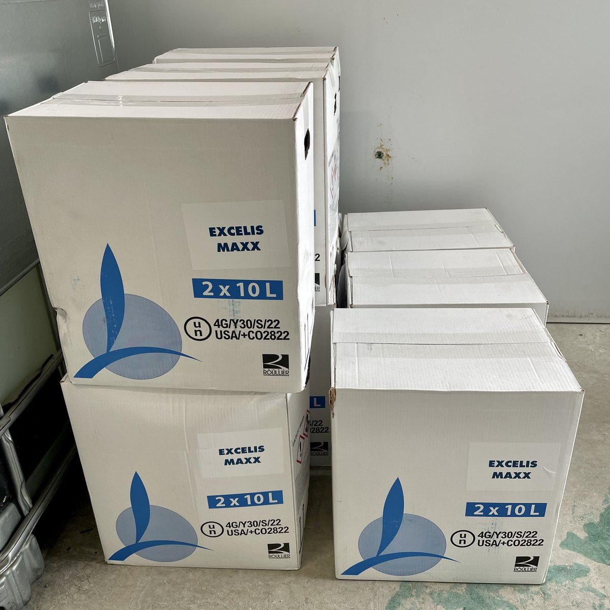 3:33 pm yesterday: call from retail requesting 180 L of Excelis needed immediately. 
3:35 pm yesterday: Manager loaded jugs from Regina warehouse into her truck.
10 am today: Excelis delivery to Brock plant, urea treatment started.
#teamwork #customerservice <a href="/TimacAgroCanada/">Timac Agro Canada</a>