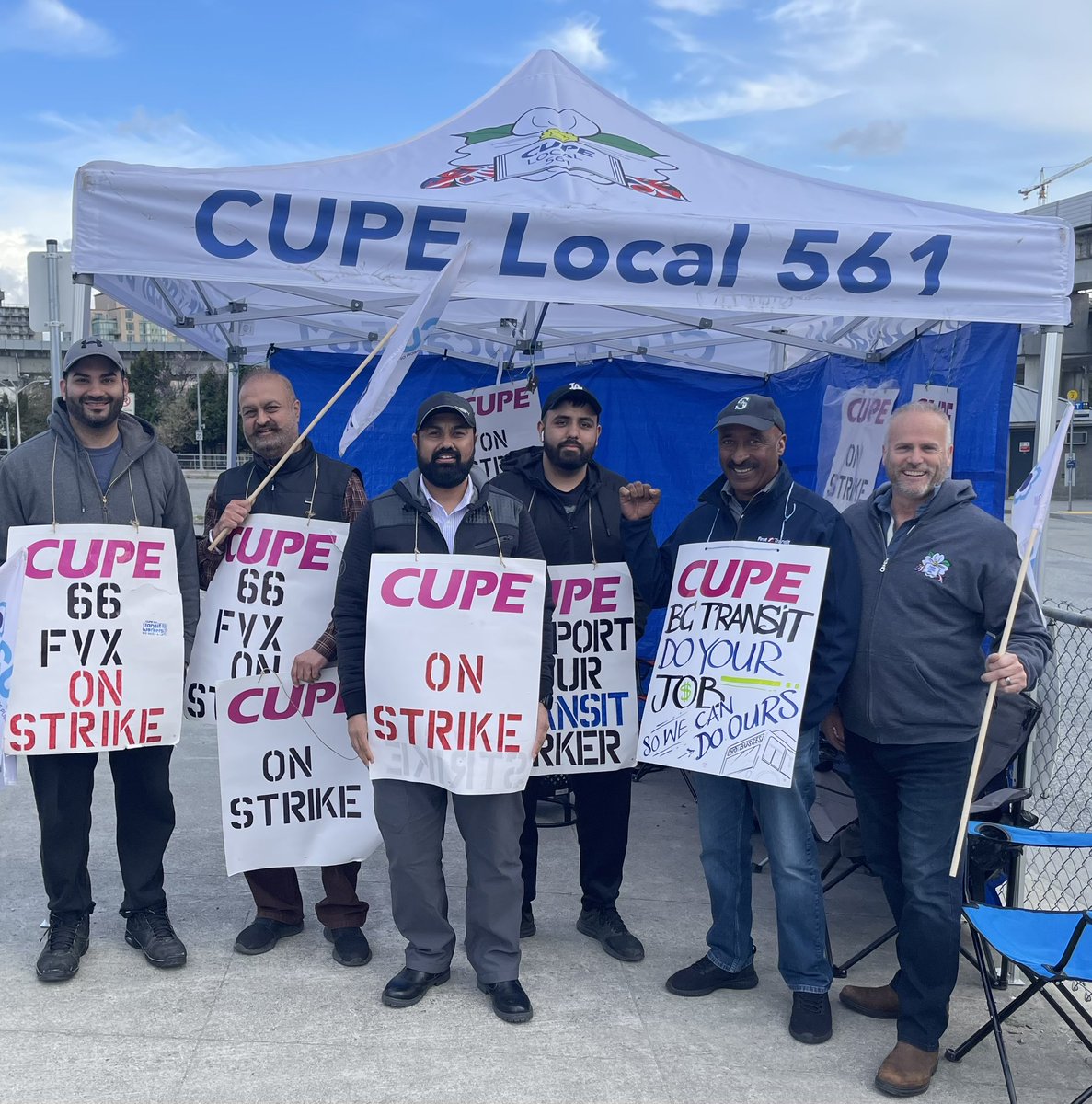 FVTransitStrike's tweet photo. Day39

https://t.co/f5O0UdelOG

@CUPEBC @cupenat @dgawthcupe
#MembersStrongOnTheLine #WeNeedALift #bcpoli #canlab #bclab #picketline #walktogether #fairdeal #busdrivers #onedaylongeronedaystronger #BCTransit
#Transit #fightingforfairness #afairdeal
#StrongerTogether https://t.co/L649NDFEsR