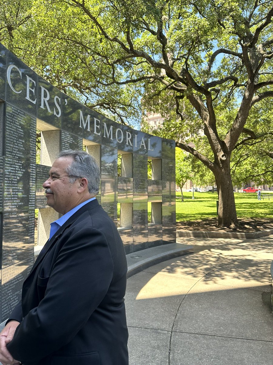 CLEAT's tweet image. CLEAT President Marvin Ryals and Executive Director @charleywilkison walked over for a visit to the TX Peace Officers Memorial wall this afternoon. A quiet time to reflect on our fallen heroes before the two big memorial events this weekend. 🙏💙