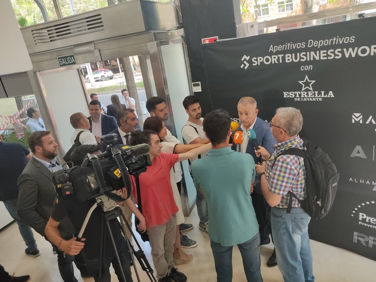 JoverCristina's tweet photo. Siempre es un placer acoger eventos en @AgenciaWeekend_, lo de hoy ha sido increíble. Mil gracias @SportBiz_World @estrellalevante @Juancervantestv Felipe Moreno, por hacerlo posible 💪🏻 https://t.co/G2MAUYeM5E