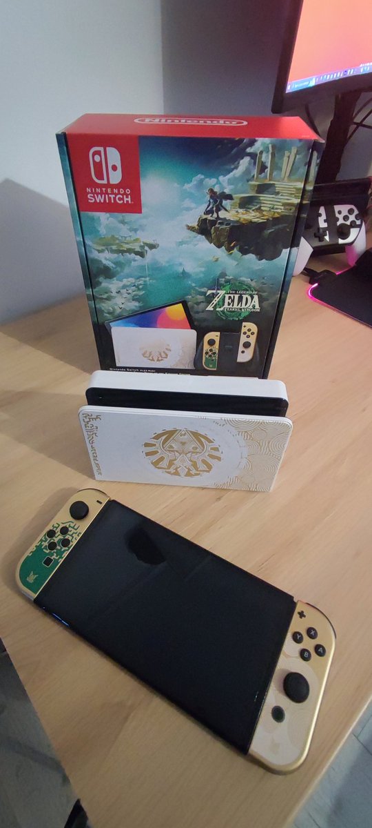 NotyetGg's tweet photo. J'en suis déjà dingue
#ZeldaTearsOfTheKingdom #nintendo #NintendoSwitch https://t.co/oiaXAj25WX
