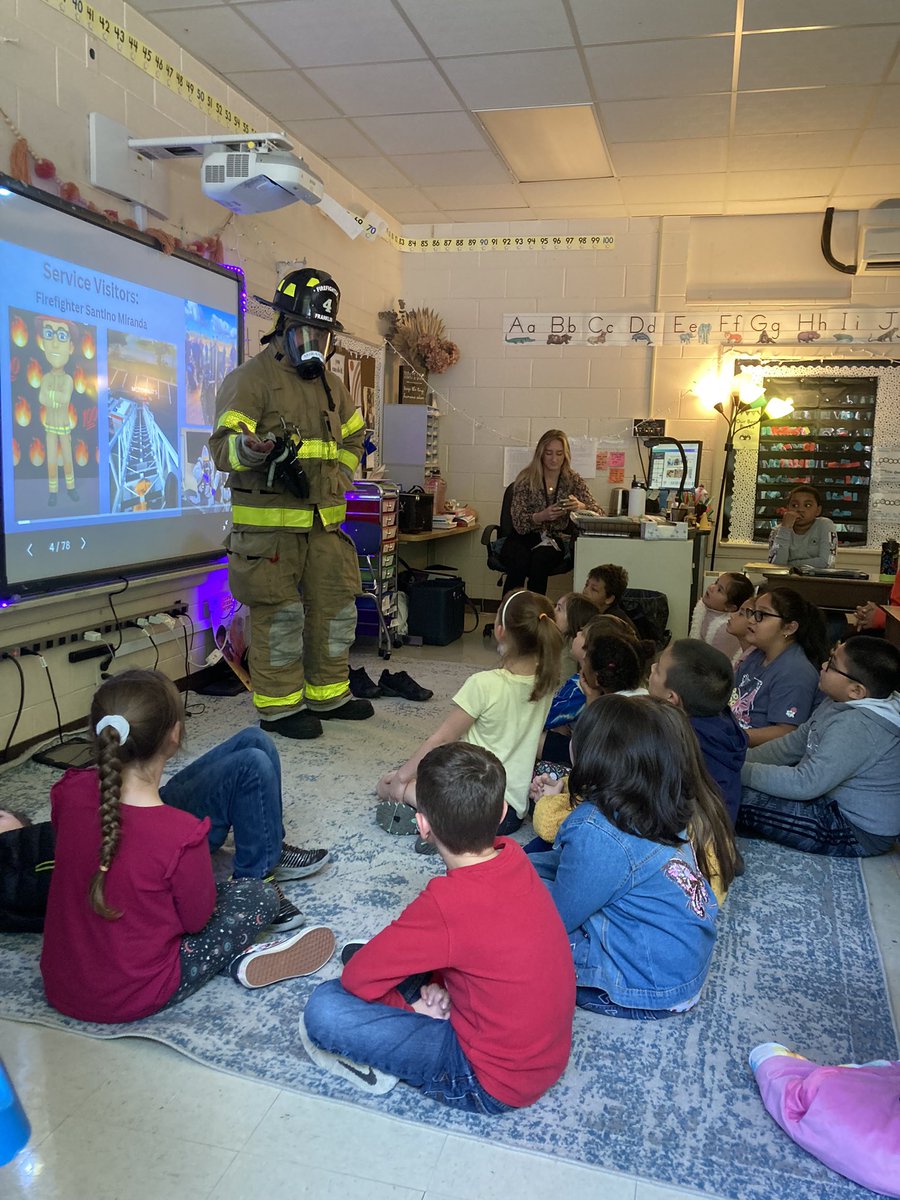More visitors for Unit 9 Goods and Services! Mr. Ben with Trader Joe’s, Mr. Matthew with <a href="/DicksonElectric/">Dickson Electric System</a> , and Firefighter Santino with <a href="/FranklinFire/">Franklin Fire Department, Franklin, TN</a>! Thank you so much to all our visitors! 🍋🥬🔥👨🏻‍🚒👷🏼⚡️ <a href="/M_Wills2329/">MWills</a> <a href="/nickjbrown_EdD/">nick brown</a>