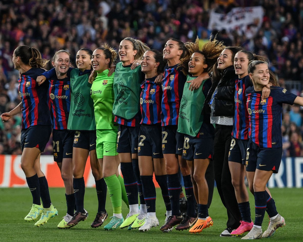 It's a party in Barcelona after defeating Chelsea 2-1 on aggregate to make the Champions League final 🥳