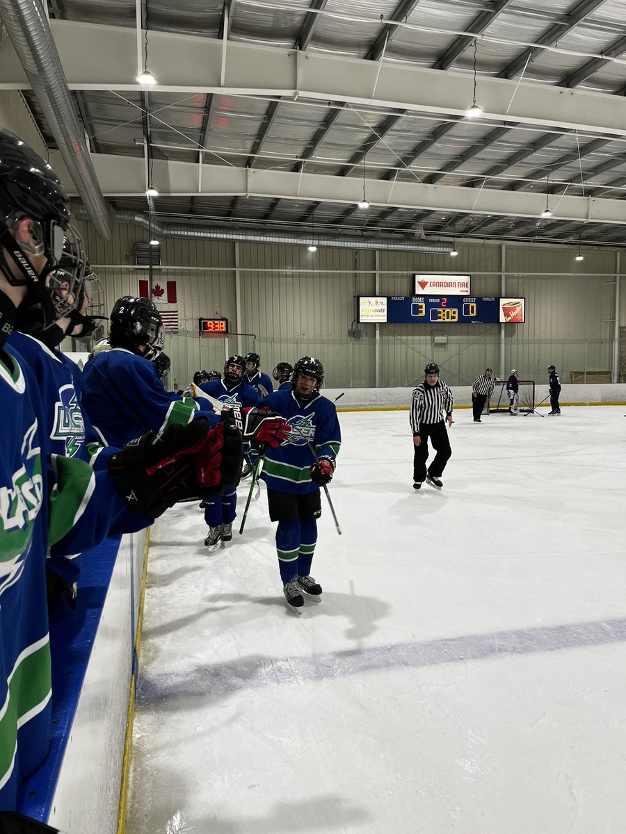 laserccsg's tweet photo. Félicitations à l’équipe de hockey 9/12 qui s’est classée 4e (sur 15) au Franco à Hamilton! #LaserEtFier @CcSamuelGenest https://t.co/pzYDqQp5Tt