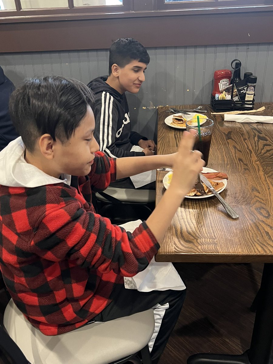 #TBT
Last month, the Newcomers practiced life skills including, ordering, paying, and calculating tax at <a href="/BrokenEggCafe/">Another Broken Egg</a>!

Thanks so much to #AnotherBrokenEgg for their amazing hospitality to our <a href="/CMMSCougars/">Carroll LT Magnet</a> Cougars

#LiveTheHabits