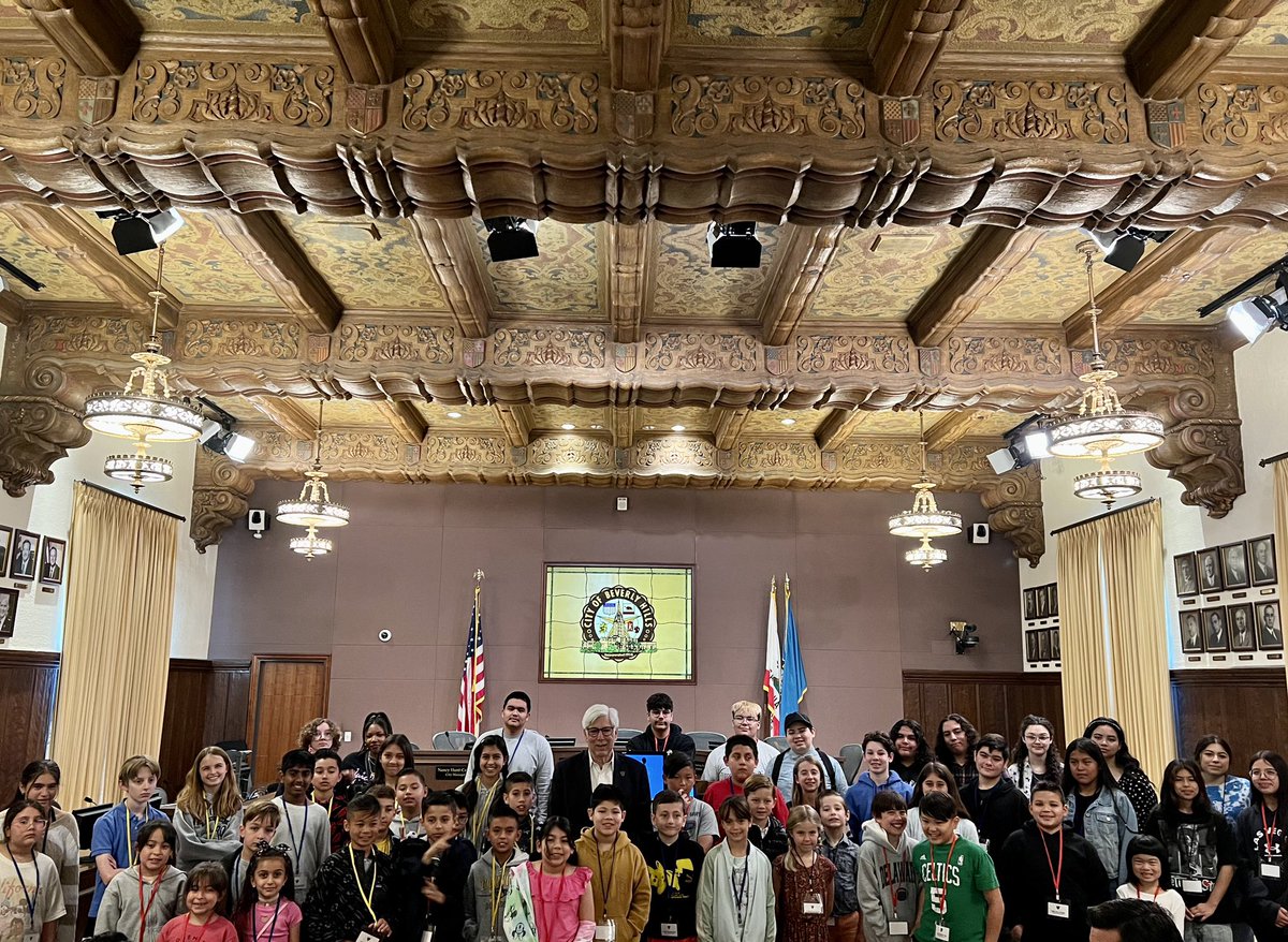 Today, Mayor Dr. Gold welcomed our City Staff’s family at “Take Our Children to Work Day” at City Hall! 🎉#takeyourchildrentoworkday