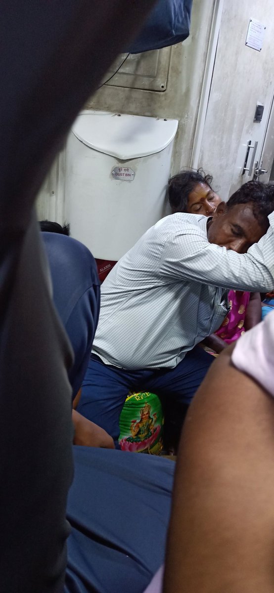 We are planning to run #VandeBharatExpress really its a good initiative. But people are not able get a normat seat. This is today's picture in a sleeper compartment. Atleast increase few additional general compartment for #NormalPeople 
<a href="/RailMinIndia/">Ministry of Railways</a> <a href="/AshwiniVaishnaw/">Ashwini Vaishnaw</a> <a href="/PMOIndia/">PMO India</a> 🙏