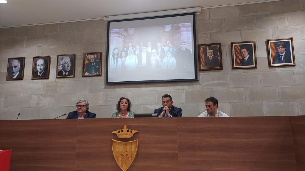 oscarordeig's tweet photo. 🌹Molt feliç i content de tornar a presentar un projecte progressista i socialista a les eleccions d'Agramunt, després de 8 anys!

👉Gràcies de tot cor a totes les persones que ho heu fet possible. 

👉Gràcies @aliciarll per acompanyar-nos. https://t.co/D9rdgZk4P7