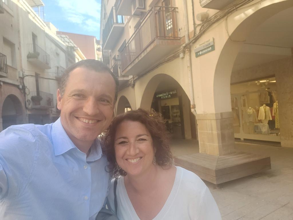 oscarordeig's tweet photo. 🌹Molt feliç i content de tornar a presentar un projecte progressista i socialista a les eleccions d'Agramunt, després de 8 anys!

👉Gràcies de tot cor a totes les persones que ho heu fet possible. 

👉Gràcies @aliciarll per acompanyar-nos. https://t.co/D9rdgZk4P7