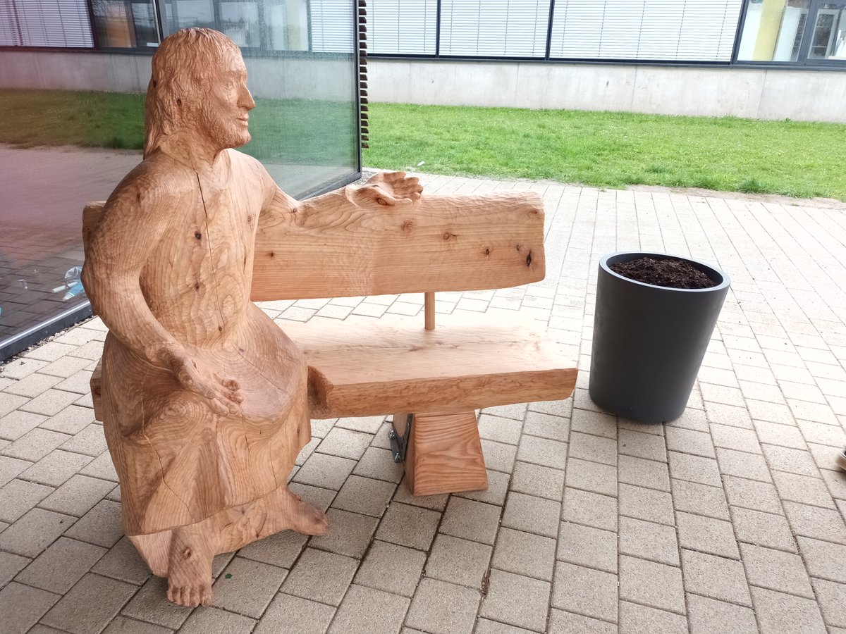mks_rottweil's tweet photo. Auroras Hoffnungsbank hat ihren Platz gefunden ❤️
https://t.co/RJMS6mN7Ki https://t.co/j7fN2fKPaA