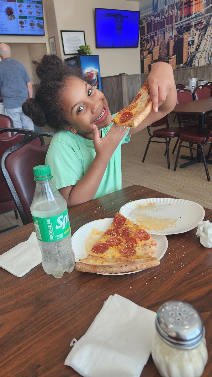 DevansMama's tweet photo. She's finally back to her happ self ! Pizza makes everything better🥰 #byebyestrep @DelrickBrown
 #BrooklynPizza https://t.co/BlotTB9C7x