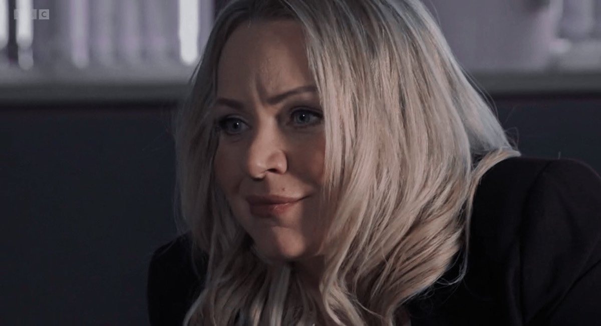 WomackFans's tweet photo. Such a powerful and beautiful scene between Roxy&amp;Amy in tonight’s Eastenders 

Never thought we would get to see this moment Roxy with her teenager daughter so emotional right now 🥺

@OfficialRita 

#EastEnders #roxymitchell https://t.co/6Sq2SxmoNz