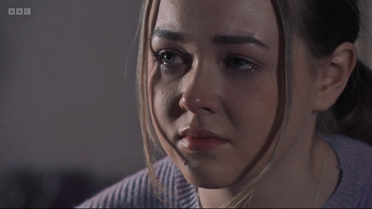 WomackFans's tweet photo. Such a powerful and beautiful scene between Roxy&amp;Amy in tonight’s Eastenders 

Never thought we would get to see this moment Roxy with her teenager daughter so emotional right now 🥺

@OfficialRita 

#EastEnders #roxymitchell https://t.co/6Sq2SxmoNz