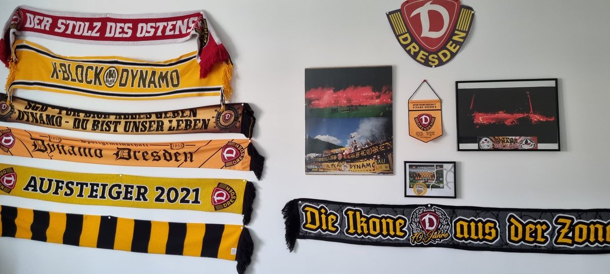 pepe_sgd's tweet image. Ich finde, der neue passt perfekt dazu 🖤💛 @K_BLOCK_DYNAMO @DynamoDresden #sgd1953 #kblock #ud