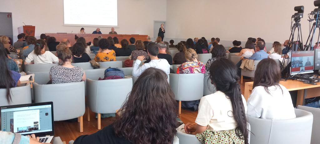 ricardgoma's tweet photo. En jornadas #ParteHartuz2023, @LaLaieta_ plantea retos clave en procesos de construcción de marcos público-comunitarios: resignificar lo público + allá de lo institucional; generar derecho comunal y democracia económica; poner en el centro la interdependencia y la sostenibilidad. https://t.co/8S1hwRFhRL