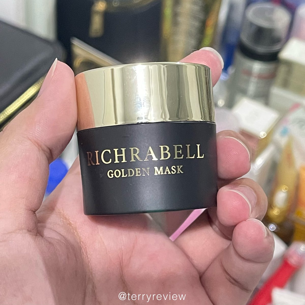 terryreview's tweet photo. แฟนซื้อมาลองใช้เพราะเป็นสิว ส่วนเราเห็นแฟนใช้ เลยจิ๊กมาใช้บ้าง ฟีลลงนะหน้าทอง หน้าสว่างแน่พรุ่งนี้ เดะไว้มารีวิวผลลัพธ์ #ขอ��องหน่อย https://t.co/ctJm8kX1wP