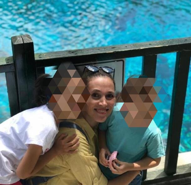 Tuğba öğretmen 2 çocuk annesiydi. Aynı zamanda meslektaşımızın eşiydi… 
Ne yazık ki geçirdiği bir ameliyat sonrası oluşan komplikasyon sonucunda hayatını kaybetti. Öğretmenimize Allah’tan rahmet, meslektaşımıza ve ailesine sabırlar diliyorum. 

#tuğbayıihmalleröldürdü