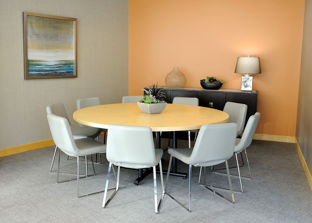 Our touchdown spaces are great for hosting casual or corporate meetings! Members have access to these benefits all year around.