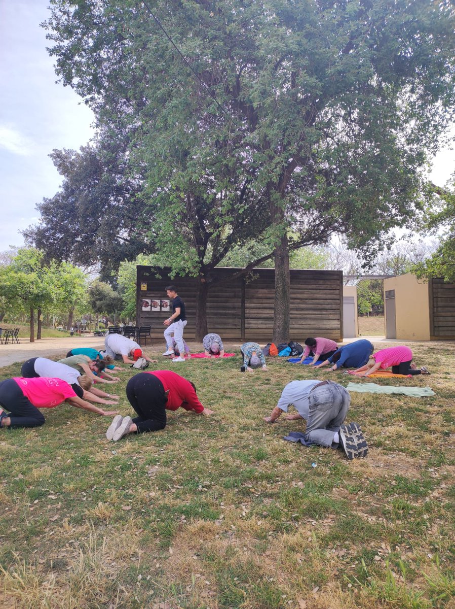 CAP Amadeu Torner (@capamadeu) on Twitter photo Dins de les Jornades Mundials de Salut , l'equip de comunitària liderat pel fisioterapeuta i les companyes EIR han realitzat una activitat física amb diversos pacients.
Felicitats a tots els que ho heu fet possible
<a href="/LHSalut/">Salut L'Hospitalet</a> <a href="/icscat/">ICS. Generalitat</a> <a href="/drivillafrias/">Daniel Rivilla</a> <a href="/cio_1974/">Rocio Moreno🎗</a> Dins de les Jornades Mundials de Salut , l'equip de comunitària liderat pel fisioterapeuta i les companyes EIR han realitzat una activitat física amb diversos pacients.
Felicitats a tots els que ho heu fet possible
<a href="/LHSalut/">Salut L'Hospitalet</a> <a href="/icscat/">ICS. Generalitat</a> <a href="/drivillafrias/">Daniel Rivilla</a> <a href="/cio_1974/">Rocio Moreno🎗</a>