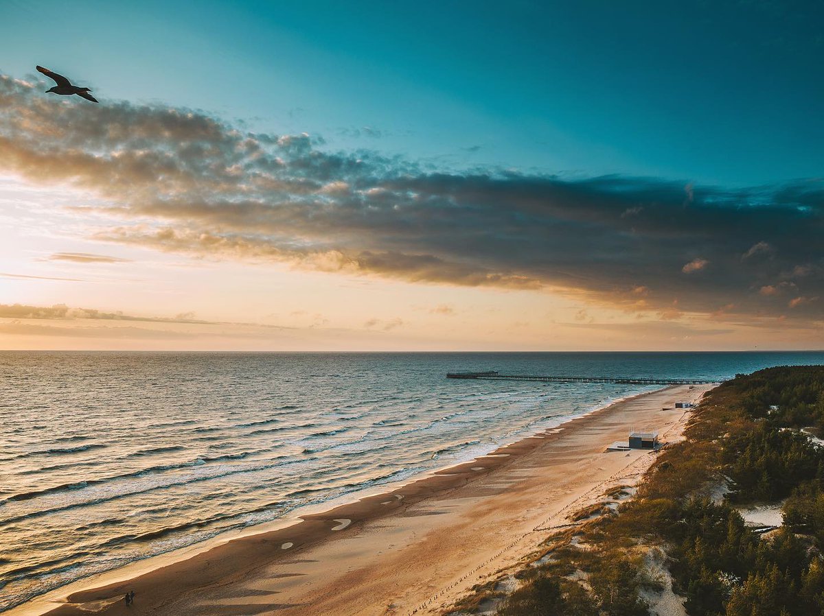 NejauNet's tweet photo. #Palanga #Lithuania #Lietuva #dronas #Mavic3 #djimavic3 #lithuaniaaerial #spring2023 #visitpalanga #palangostiltas #palangabridge #balticsea #baltijosjura #vakaras #kiras https://t.co/5GgtU197Bl
