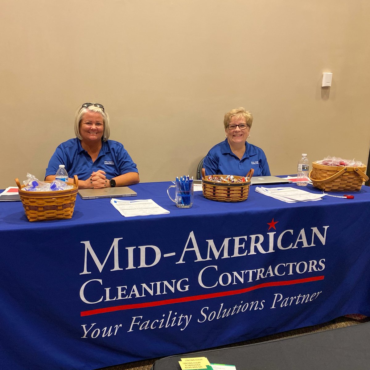 OMJAllenCounty's tweet photo. Recognize some of these employers from the 2022 #OhioMeansJobs Allen County Spring #CareerFair? If not, they can't wait to meet YOU on May 9!

https://t.co/iH4pNFz63d

#TBT #WorkLikeAChampion #AllenCountyWorks @NutrienLTD @AlliedUniversal @MidAmCleaning #StoopsFreightliner https://t.co/ItbSxo21i3