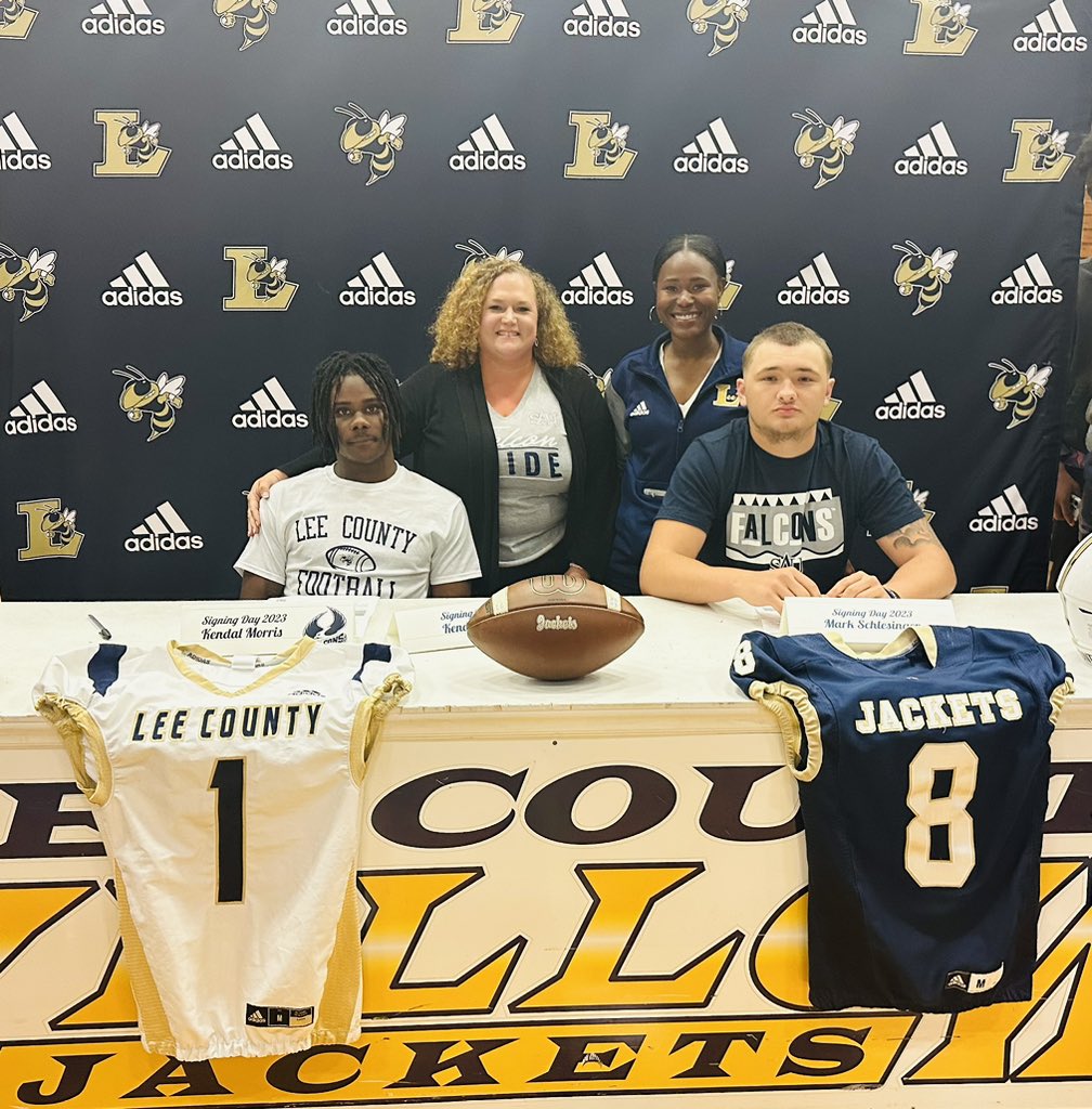 FuxMarissa's tweet photo. Proud of our boys @markschlesinge3 &amp; Kendal Morris for committing to @Fa1conFb we are so proud of you! @leecoschoolsnc @LC_JacketsFB @LeeCountyHigh @docsrwilliams @MsJPeace_LCHS @SAU_News https://t.co/lFYhnIpxl8