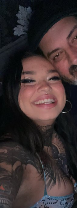 This man paid me $1500 to sit and talk shit about his friends while he tripped on mushrooms but that&rsquo;s<a href="/tag/tattoogirls"class="tags"><span>#tattoogirls</span></a>