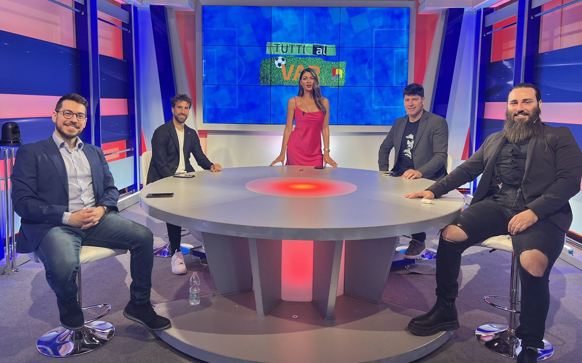 lucacerchione's tweet photo. Ci vediamo alle 21:30 su @tvdellosport con #TuttialVar. 
Come sempre, @jolandafiore in conduzione. Al tavolo tecnico il @robertopampa9, Davide Di Gennaro e @ClaudioAga91.
Canale 60 del digitale terrestre in tutta Italia! https://t.co/p0qgsqjNKY