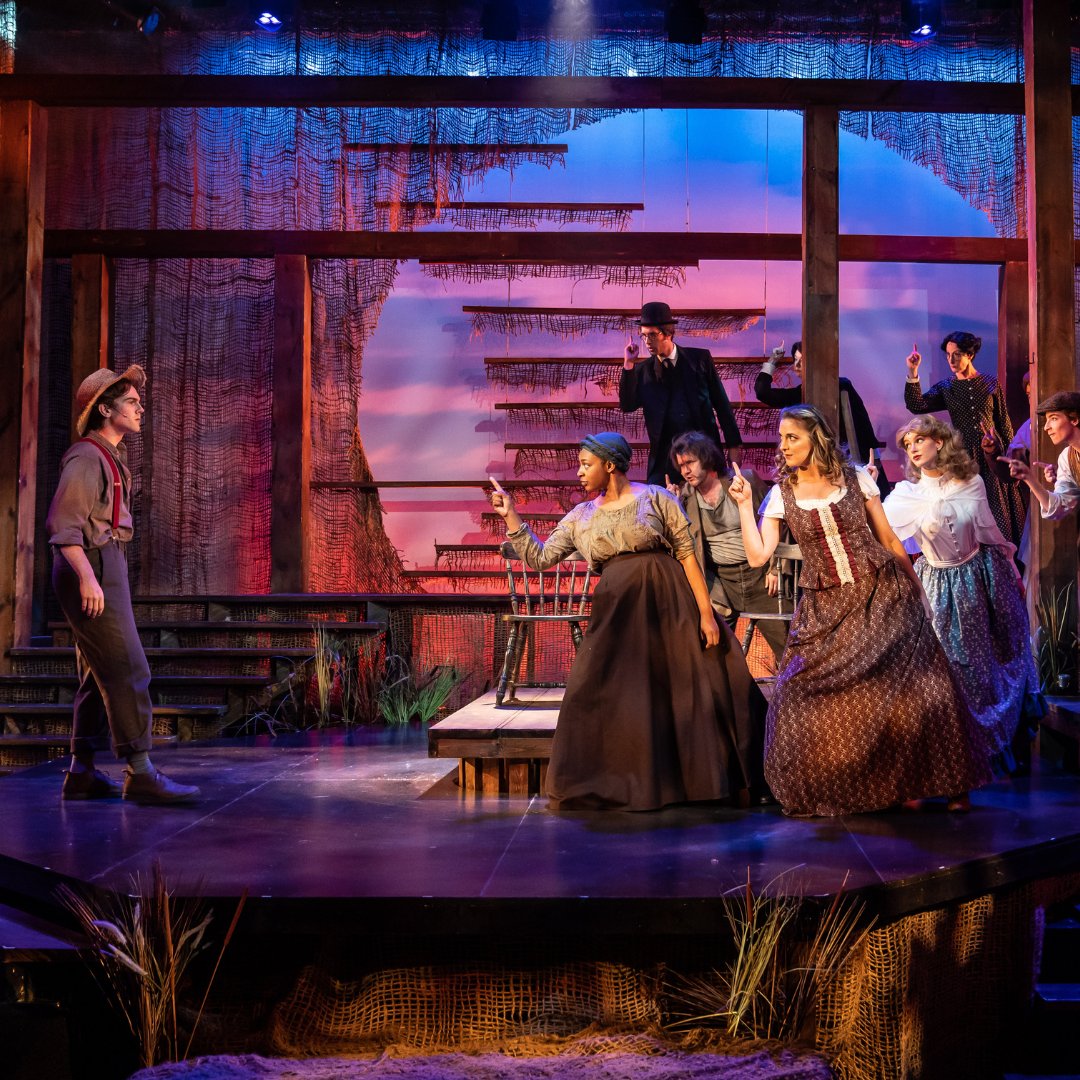 chitheaternews's tweet photo. Happy opening to Big River at @TheMercuryChi !

‘Big River’ runs through June 11 and tickets are available at https://t.co/5iGX8rVWPr

📸: Liz Lauren https://t.co/NlR5pcrS6G