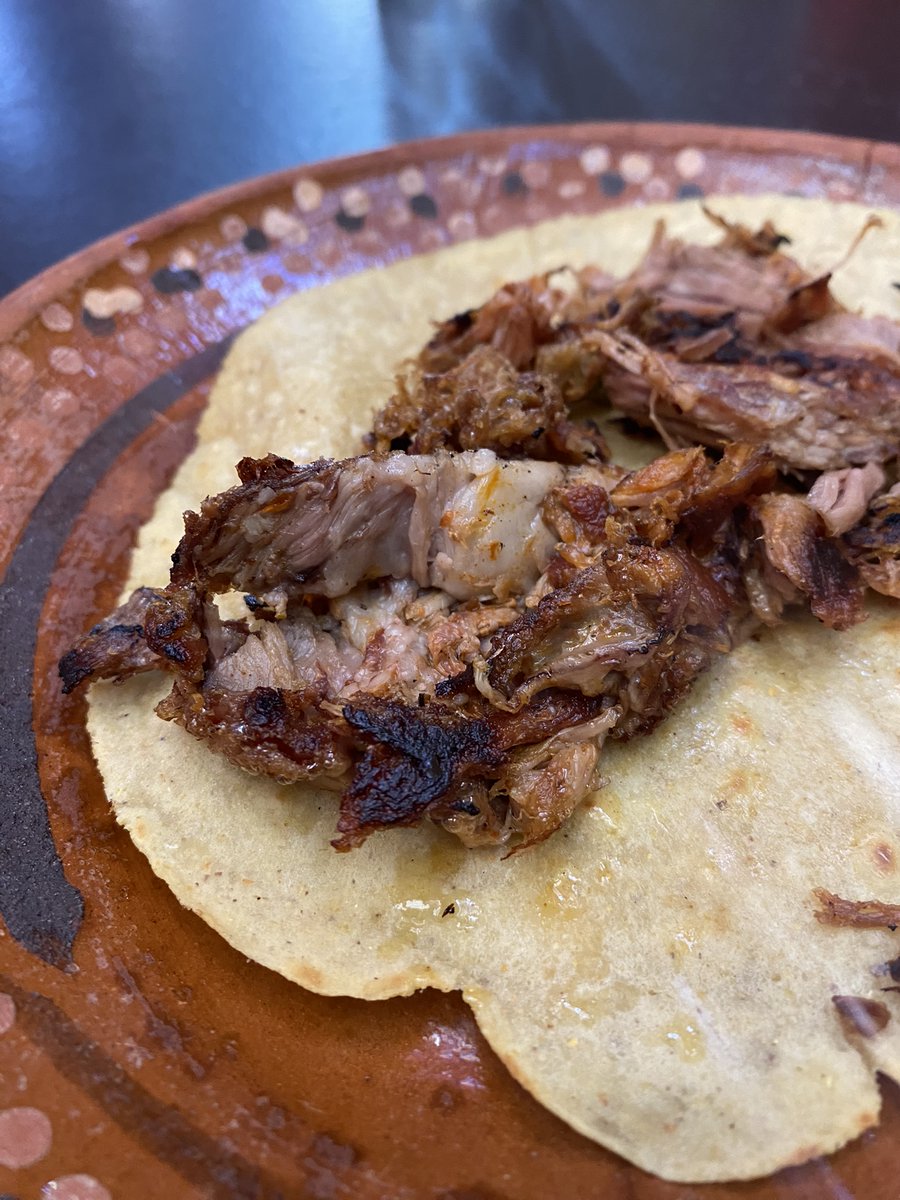 Rodrigo Delgado on Twitter "Flautas ahogadas en mole y salsa verde, taco de barbacoa