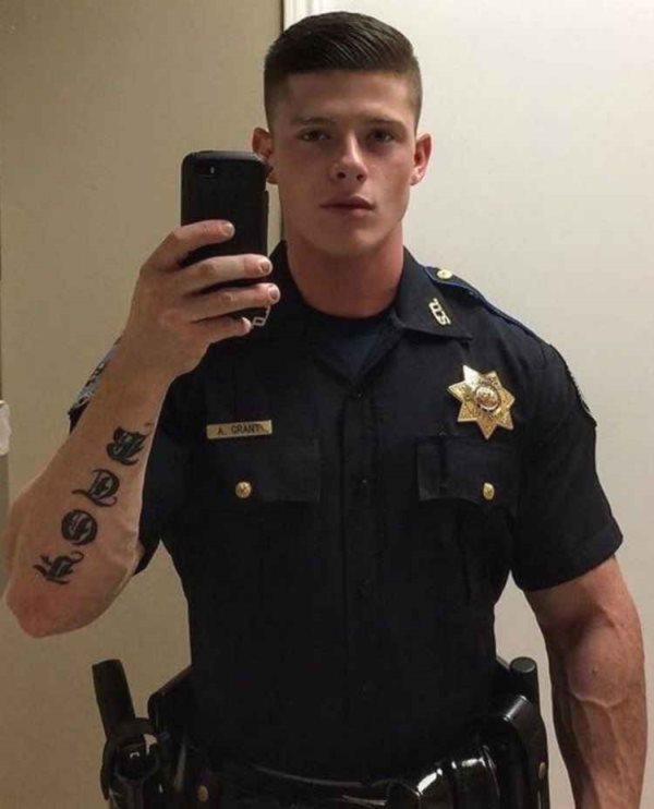 George56877376's tweet photo. Arrest me! 🔥🔥🔥 https://t.co/1jeCddF0uT