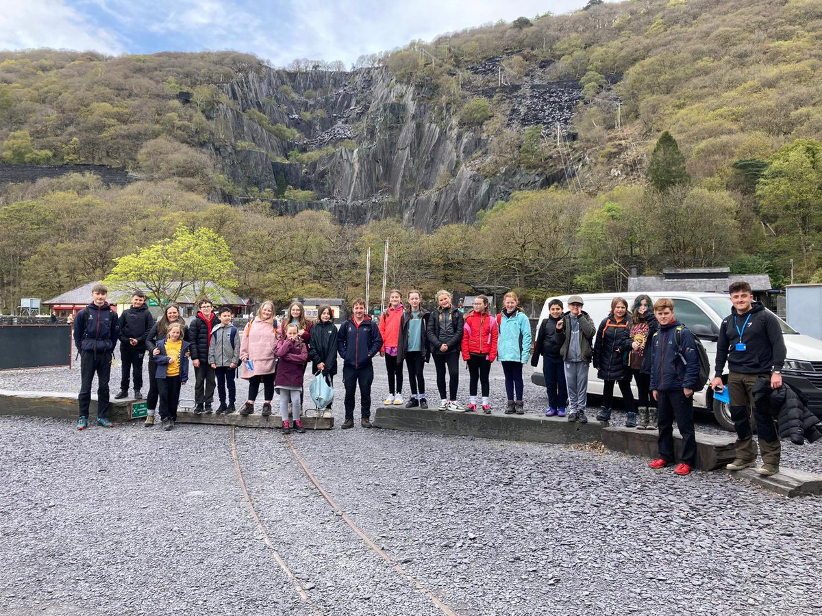 ysgolbroallta's tweet image. Rhan 1 o’r daith heddiw - Amgueddfa Llechi Cymru 🏴󠁧󠁢󠁷󠁬󠁳󠁿 Part 1 of todays trip - National Slate Museum 🪨 #blwyddyn6 #pwllglo