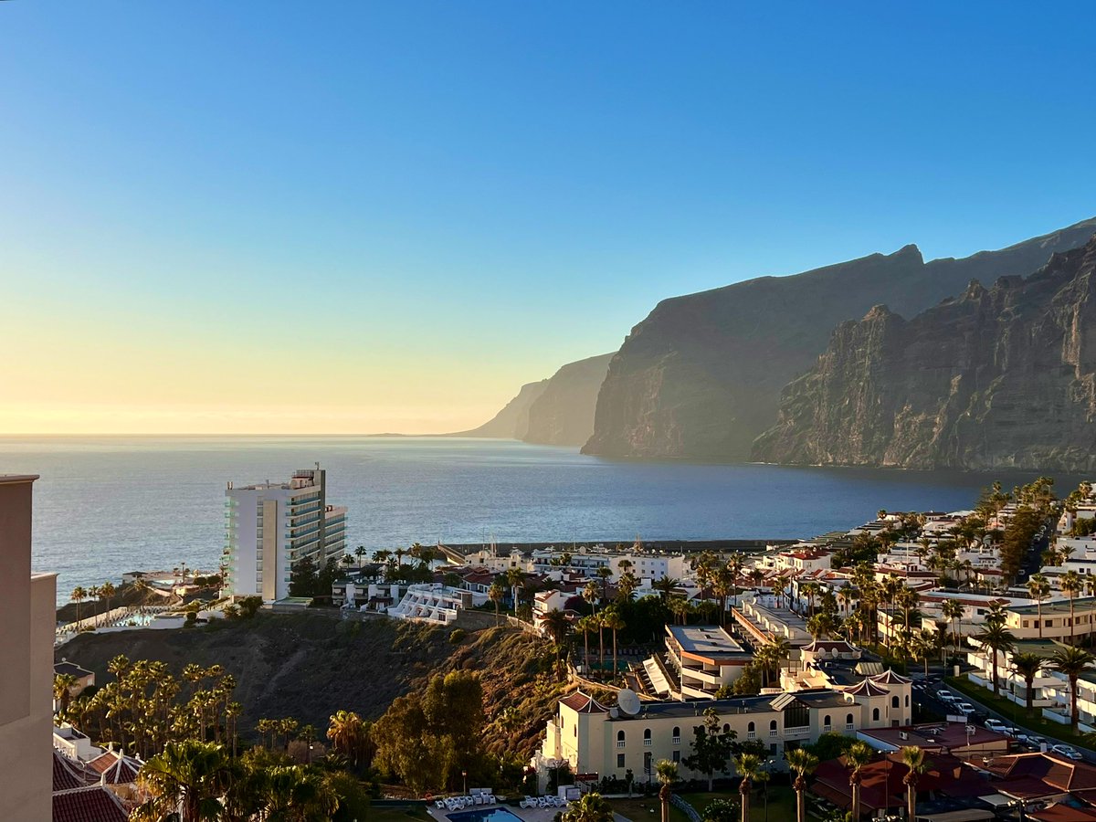 “A reason to start over new
And the reason is you”🩵
#Kindness #CanaryIslands #oceanlife #beauty #nature