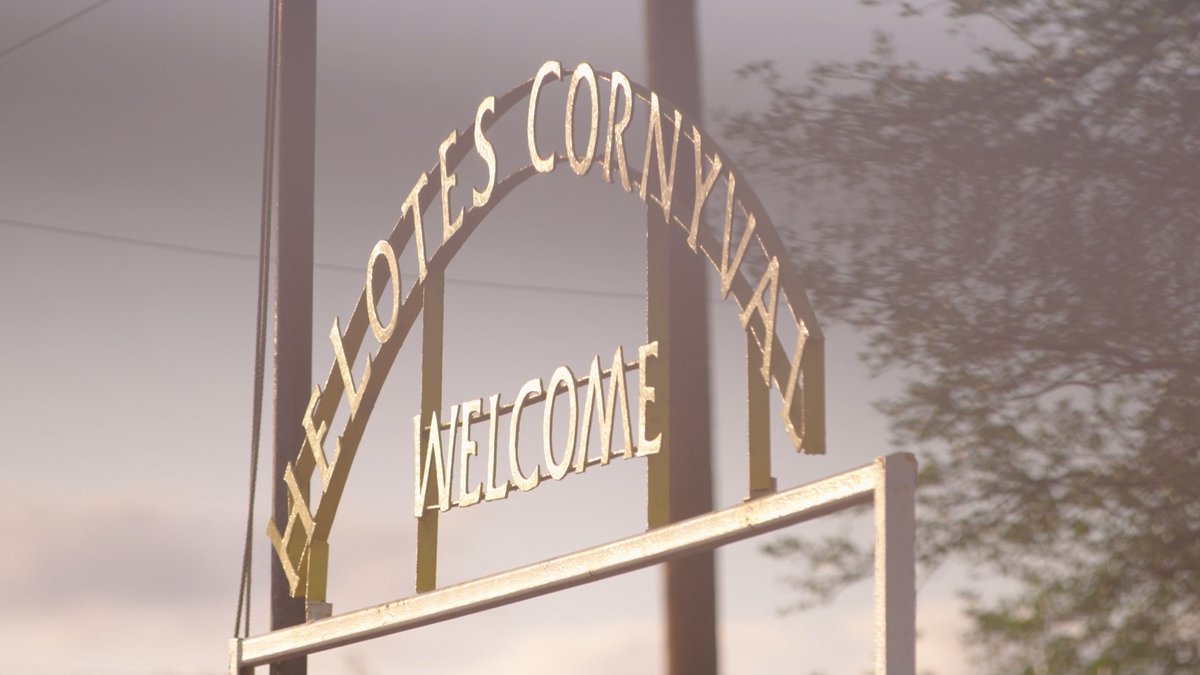 YOLO_TX's tweet photo. For over 57 years, folks flock to Helotes for a weekend of carnival rides, games, live entertainment and an award-winning PRCA Rodeo! 

The 58th annual @CornyvalRodeo in @City_of_Helotes kicks off Thursday, May 4th and run through Sunday, May 7th!

https://t.co/MyOD1pfOZO https://t.co/ar1utgQzBz