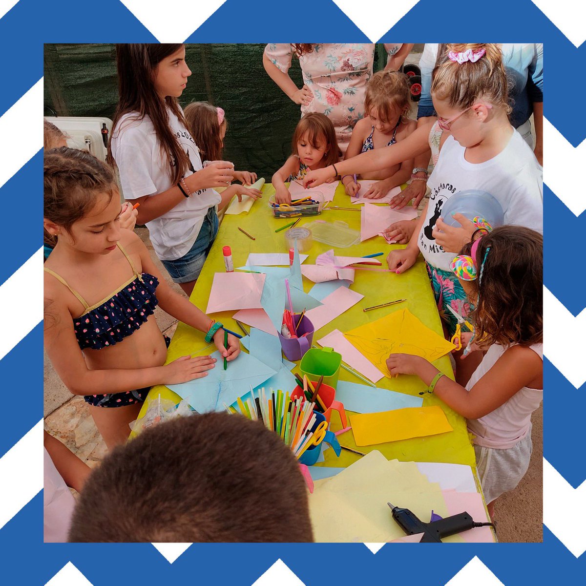 activasur's tweet photo. El verano es una época ideal para realizar talleres. Sobre todo los días de calor cuando no apetece realizar otro tipo de actividades más movidas.
Nos encargamos de todo incluso de llevar música para amenizar el ambiente. https://t.co/waf3UcGK0Q
