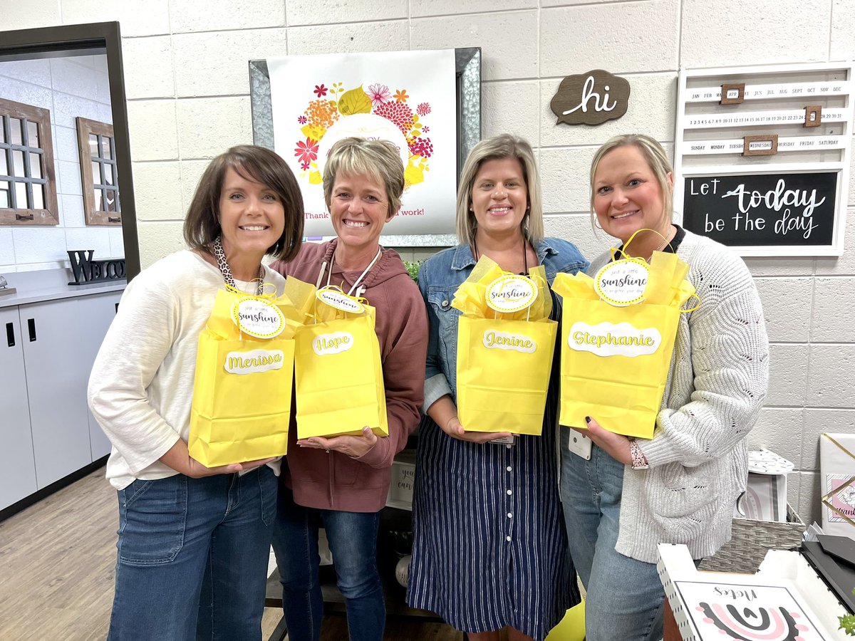 bascombbobcats's tweet photo. The best team around! We loved celebrating these ladies on Administrative Professionals Day. #WeAreBascomb https://t.co/o0S2VenoOt