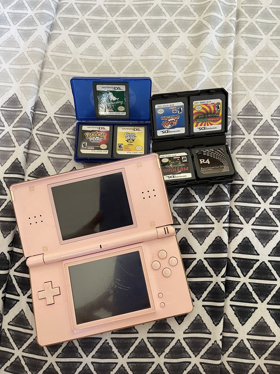 Ceciliamariag's tweet photo. Que reliquia 🤩 🎮 https://t.co/y6IjBaYL7s